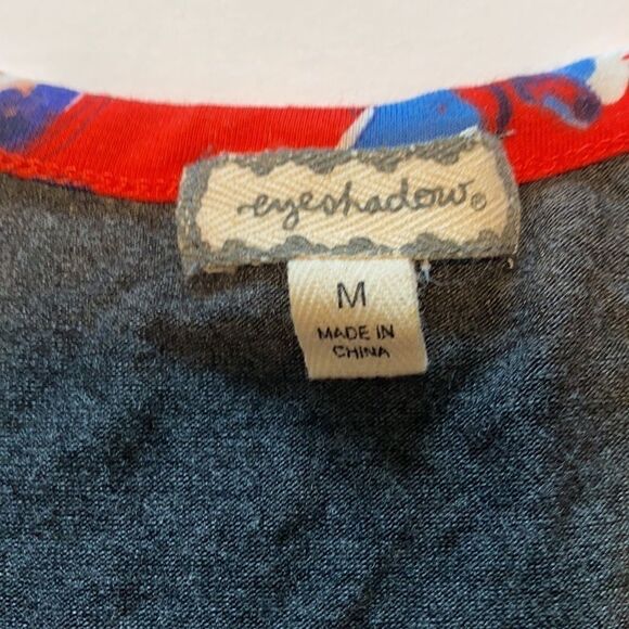 Eyeshadow raglan sleeve gray and red floral tee - Picture 4 of 9